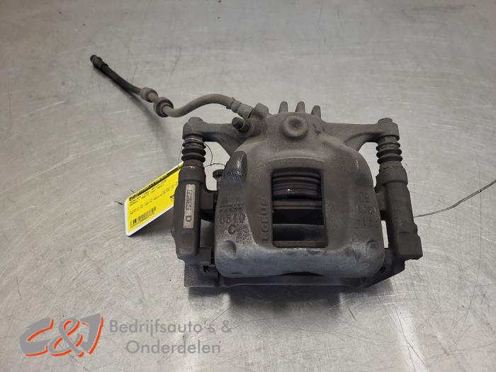 Gebrauchte Bremszange rechts vorne Renault Trafic (1FL/2FL/3FL/4FL) 2.0 dCi 16V 150 Preis € 42,00 Margenregelung angeboten von C&J Bedrijfsauto's & Onderdelen