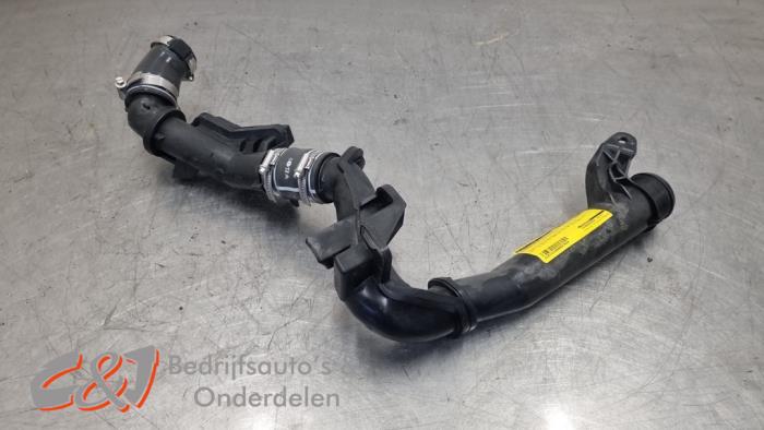 Gebrauchte Intercooler Rohr Citroen Jumpy 2.0 Blue HDI 180 Preis € 21,00 Margenregelung angeboten von C&J Bedrijfsauto's & Onderdelen