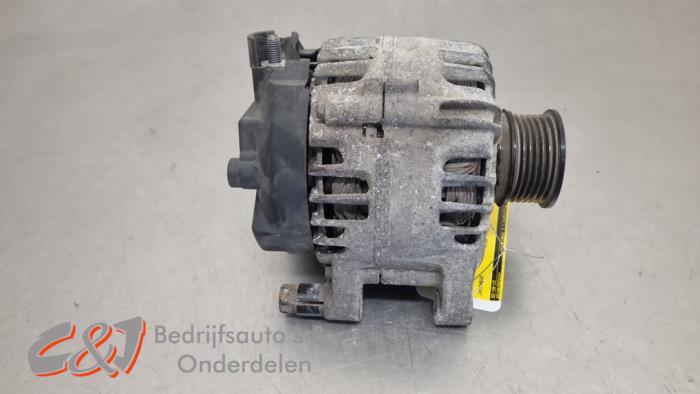 Dynamo van een Ford Transit Courier 1.6 TDCi 2015