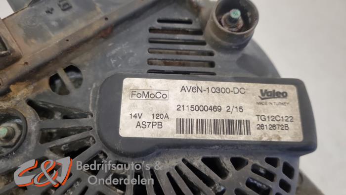 Dynamo van een Ford Transit Courier 1.6 TDCi 2015