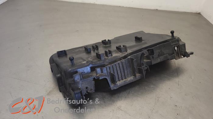 Gebrauchte Abdeckblech Motor Renault Trafic (1FL/2FL/3FL/4FL) 2.0 dCi 16V 120 Preis € 21,00 Margenregelung angeboten von C&J Bedrijfsauto's & Onderdelen