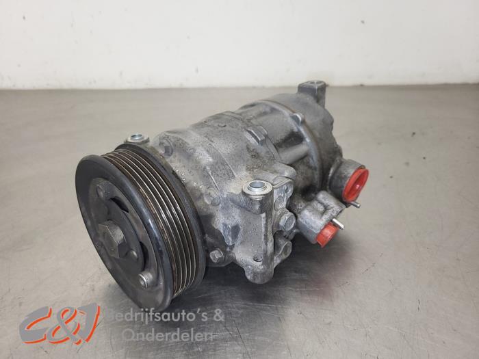 Usagé Pompe clim Volkswagen Transporter T6 2.0 TDI 150 Prix € 21,00 Règlement à la marge proposé par C&J Bedrijfsauto's & Onderdelen