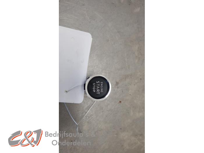 Usados Interruptor Start/Stop Citroen Jumpy 2.0 Blue HDI 180 Precio € 15,75 Norma de margen ofrecido por C&J Bedrijfsauto's & Onderdelen