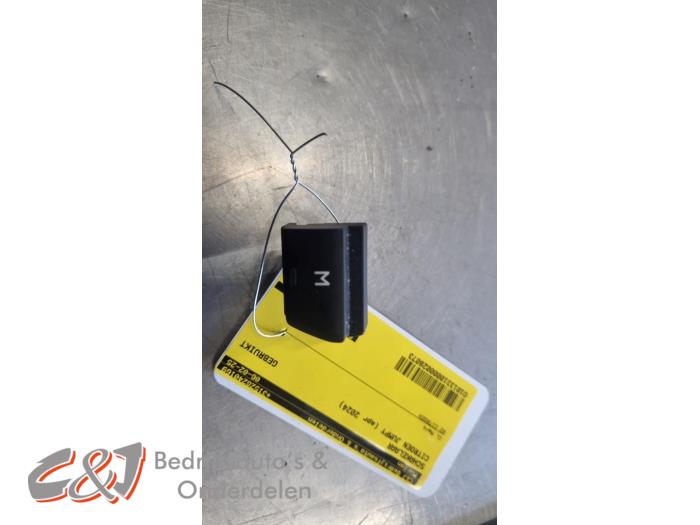 Usados Interruptor Citroen Jumpy 2.0 Blue HDI 180 Precio € 10,50 Norma de margen ofrecido por C&J Bedrijfsauto's & Onderdelen