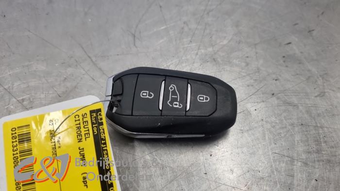 Usados Llave Citroen Jumpy 2.0 Blue HDI 180 Precio € 26,25 Norma de margen ofrecido por C&J Bedrijfsauto's & Onderdelen