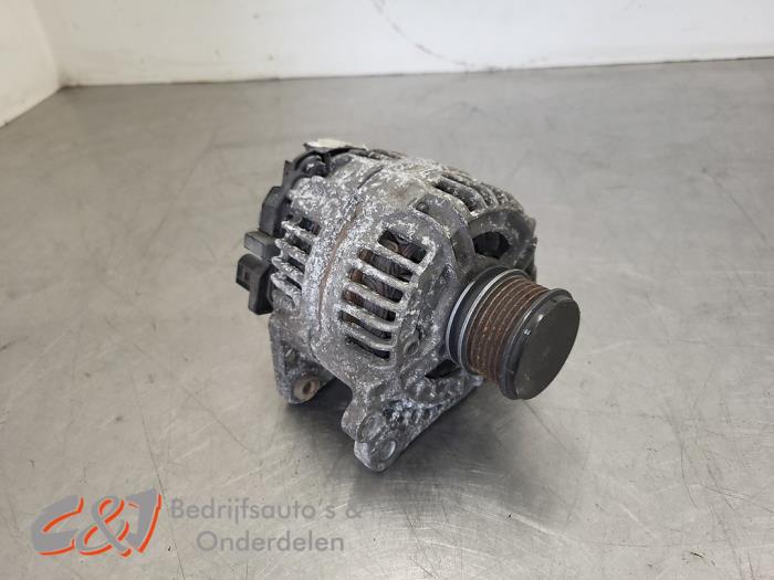Usagé Dynamo Volkswagen Transporter/Caravelle T5 1.9 TDi Prix € 36,75 Règlement à la marge proposé par C&J Bedrijfsauto's & Onderdelen