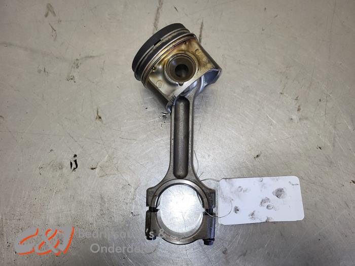 Usados Pistón Opel Movano 2.3 CDTi Biturbo 16V RWD Precio € 52,50 Norma de margen ofrecido por C&J Bedrijfsauto's & Onderdelen