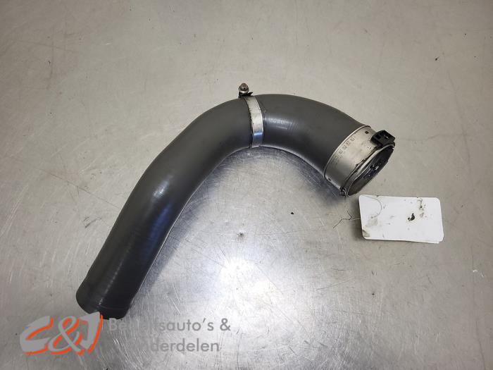 Usagé Tuyau intercooler Opel Movano 2.3 CDTi Biturbo 16V RWD Prix € 21,00 Règlement à la marge proposé par C&J Bedrijfsauto's & Onderdelen