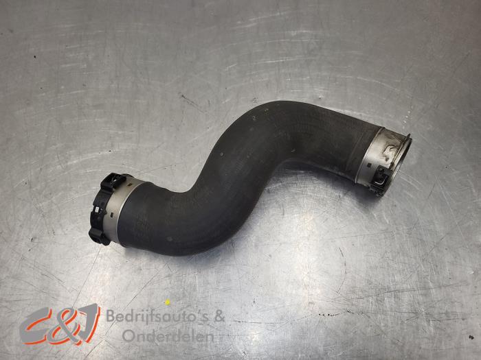 Gebrauchte Intercooler Schlauch Mercedes V (447.8) 2.1 220 CDI, 220 d 16V Preis € 15,75 Margenregelung angeboten von C&J Bedrijfsauto's & Onderdelen