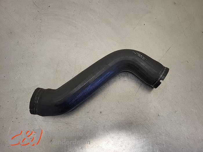 Gebrauchte Intercooler Schlauch Iveco New Daily VI 35C17, 35S17, 40C17, 50C17, 65C17, 70C17 Preis € 21,00 Margenregelung angeboten von C&J Bedrijfsauto's & Onderdelen