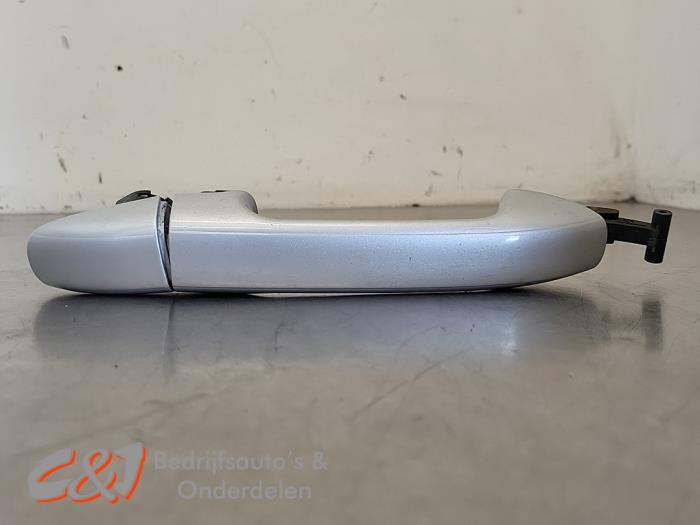 Begagnade Handtag Mercedes Vito (447.6) 2.2 114 CDI 16V Pris € 15,75 Marginaltabell erbjuds av C&J Bedrijfsauto's & Onderdelen