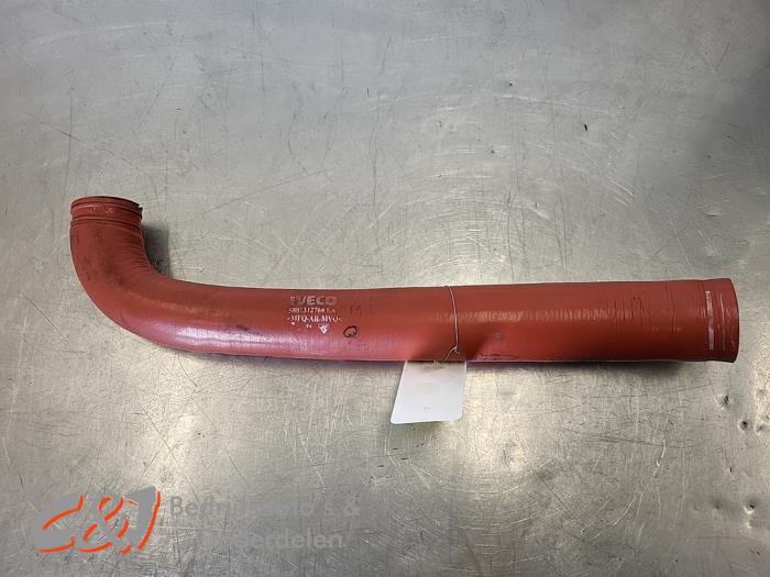 Gebrauchte Intercooler Schlauch Iveco New Daily VI 35C17, 35S17, 40C17, 50C17, 65C17, 70C17 Preis € 21,00 Margenregelung angeboten von C&J Bedrijfsauto's & Onderdelen