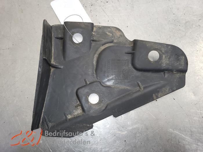 Używane Chlapacz Iveco New Daily VI 35C18, 40C18, 50C18, 65C18, 70C18, 35S18 Cena € 15,75 Procedura marży oferowane przez C&J Bedrijfsauto's & Onderdelen