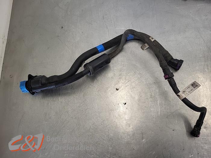 Gebrauchte Füllrohr adbluetank Renault Trafic (1FL/2FL/3FL/4FL) 2.0 dCi 16V 150 Preis € 26,25 Margenregelung angeboten von C&J Bedrijfsauto's & Onderdelen