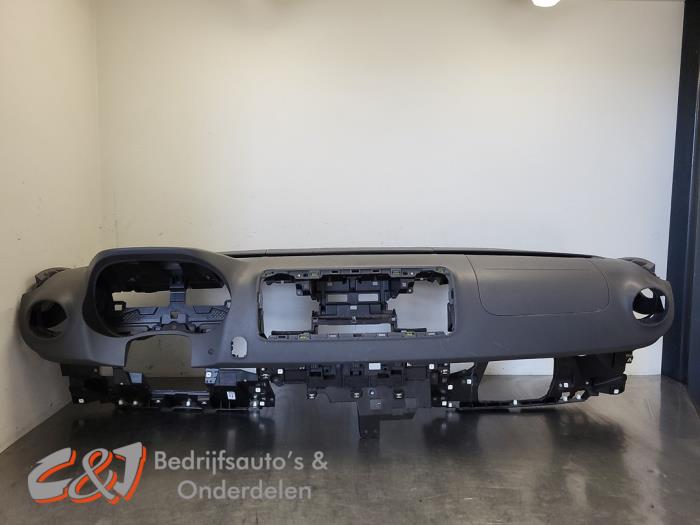 Używane Panel Mercedes Sprinter 3t (910.6) 211 CDI 2.1 D FWD Cena € 105,00 Procedura marży oferowane przez C&J Bedrijfsauto's & Onderdelen