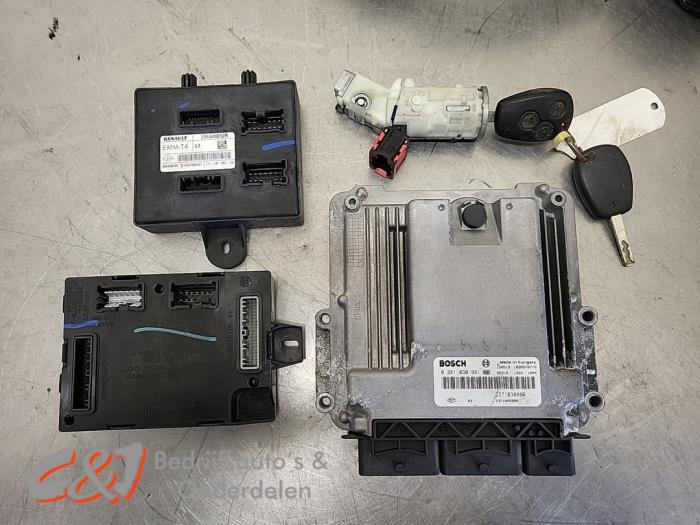 Used Ignition lock + computer Renault Trafic Passenger (1JL/2JL/3JL/4JL) 1.6 dCi 115 Price € 315,00 Margin scheme offered by C&J Bedrijfsauto's & Onderdelen