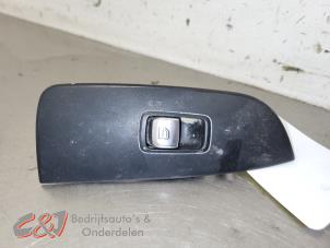 Vito Electric window switch Mercedes Vito 1.6 111 CDI 16V - A4477271028