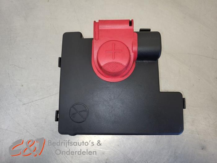 Begagnade Batterilock Iveco New Daily VI 33S16, 35C16, 35S16 Pris € 15,75 Marginaltabell erbjuds av C&J Bedrijfsauto's & Onderdelen