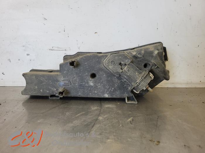 DPF fluid tank – 9817570880