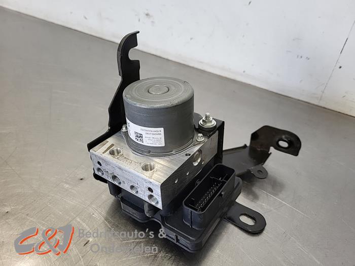 Begagnade ABS-pump Fiat Scudo 1.5 Multijet 120 Pris € 105,00 Marginaltabell erbjuds av C&J Bedrijfsauto's & Onderdelen