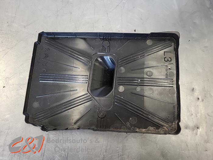 Begagnade Batterilåda Fiat Scudo 1.5 Multijet 120 Pris € 15,75 Marginaltabell erbjuds av C&J Bedrijfsauto's & Onderdelen