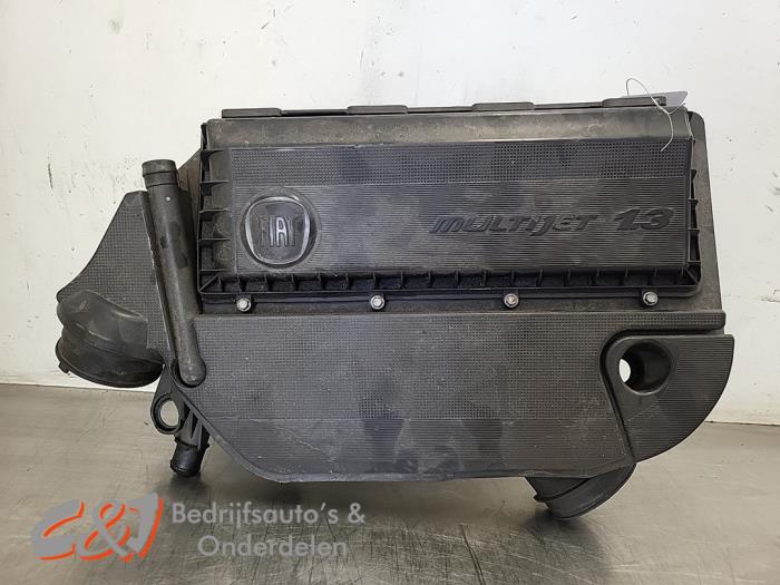Begagnade Luftfilterhus Fiat Doblo Cargo (263) 1.3 MJ 16V DPF Euro 5 Pris € 21,00 Marginaltabell erbjuds av C&J Bedrijfsauto's & Onderdelen