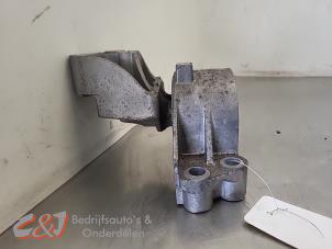 Engine mount from a Fiat Doblo Cargo (263) 1.3 MJ 16V DPF Euro 5 2014