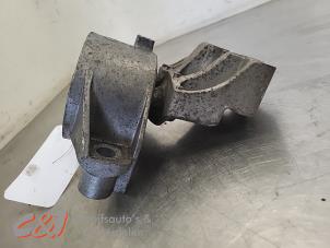 Engine mount from a Fiat Doblo Cargo (263) 1.3 MJ 16V DPF Euro 5 2014