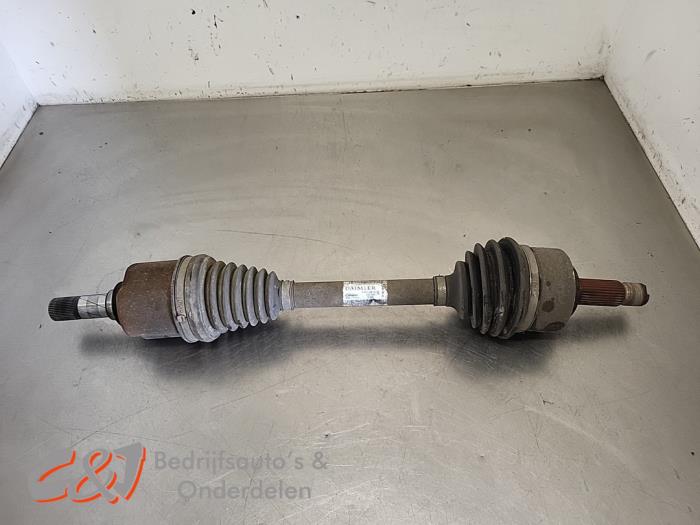 Gebrauchte Antriebswelle links vorne Mercedes Vito (447.6) 1.6 111 CDI 16V Preis € 78,75 Margenregelung angeboten von C&J Bedrijfsauto's & Onderdelen