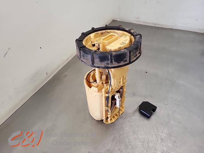 Usagé Pompe à carburant Volkswagen Transporter T5 2.0 TDI DRF Prix € 31,50 Règlement à la marge proposé par C&J Bedrijfsauto's & Onderdelen