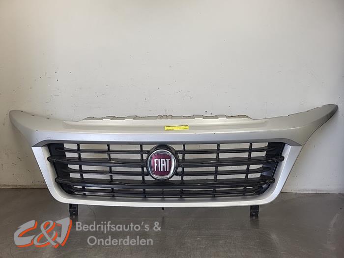 Używane Grill Fiat Ducato (250) 2.3 D 130 Multijet Cena € 99,75 Procedura marży oferowane przez C&J Bedrijfsauto's & Onderdelen