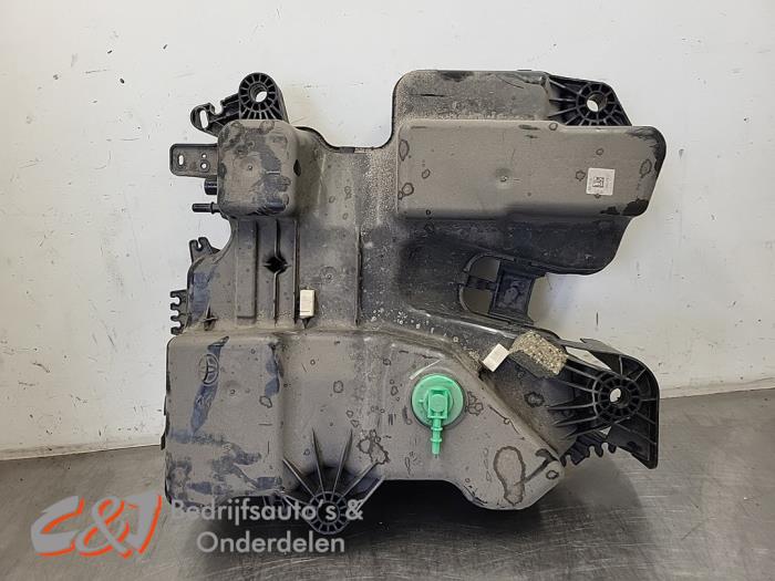 Gebrauchte Adblue Tank Citroen Jumpy 1.5 Blue HDi 100 Preis € 157,50 Margenregelung angeboten von C&J Bedrijfsauto's & Onderdelen