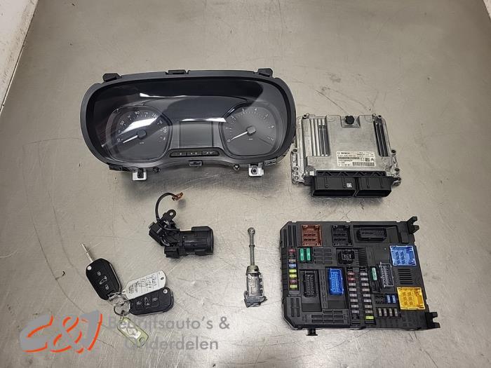 Used Ignition lock + computer Citroen Jumpy 1.5 Blue HDi 100 Price € 420,00 Margin scheme offered by C&J Bedrijfsauto's & Onderdelen