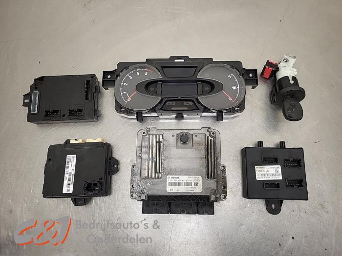 Used Ignition lock + computer Opel Vivaro 1.6 CDTi BiTurbo 125 Price € 525,00 Margin scheme offered by C&J Bedrijfsauto's & Onderdelen