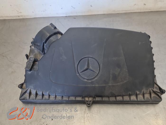 Gebrauchte Luftfiltergehäuse Mercedes Sprinter 3,5t (907.6/910.6) 311 CDI 2.1 D FWD Preis € 15,75 Margenregelung angeboten von C&J Bedrijfsauto's & Onderdelen