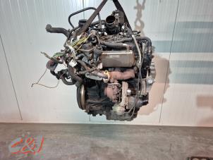 Motor van een Volkswagen Transporter T5 2.0 TDI DRF 2015