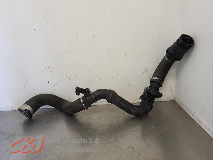 Gebrauchte Intercooler Rohr Opel Vivaro 1.6 CDTI 95 Euro 6 Preis € 42,00 Margenregelung angeboten von C&J Bedrijfsauto's & Onderdelen