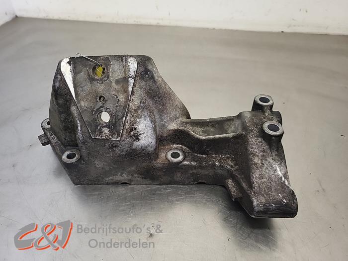 Gebrauchte Motorlager Iveco New Daily VI 33S16, 35C16, 35S16 Preis € 15,75 Margenregelung angeboten von C&J Bedrijfsauto's & Onderdelen