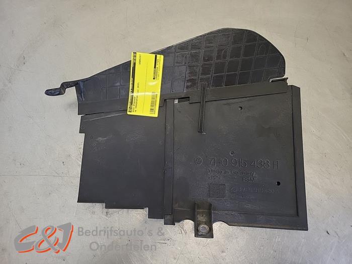 Begagnade Batterilock Volkswagen Transporter T5 2.0 TDI DRF Pris € 15,75 Marginaltabell erbjuds av C&J Bedrijfsauto's & Onderdelen