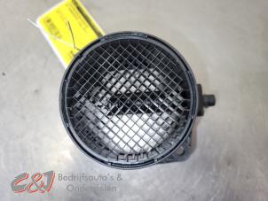 Luftmengenmesser van een Volkswagen Transporter T5 2.0 TDI BlueMotion 2014