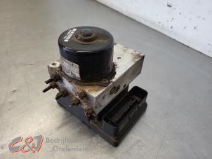 Usagé Pompe ABS Volkswagen Transporter T5 1.9 TDi Prix € 194,25 Règlement à la marge proposé par C&J Bedrijfsauto's & Onderdelen