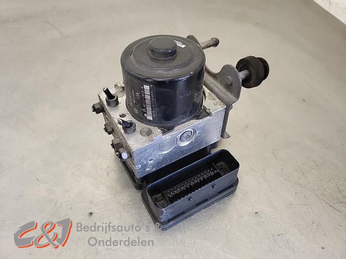 Begagnade ABS-pump Volkswagen Transporter T5 2.0 TDI DRF Pris € 75,60 Marginaltabell erbjuds av C&J Bedrijfsauto's & Onderdelen