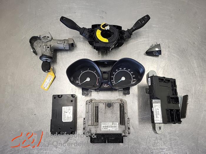 Used Ignition lock + computer Ford Transit Courier 1.5 TDCi 75 Price € 315,00 Margin scheme offered by C&J Bedrijfsauto's & Onderdelen