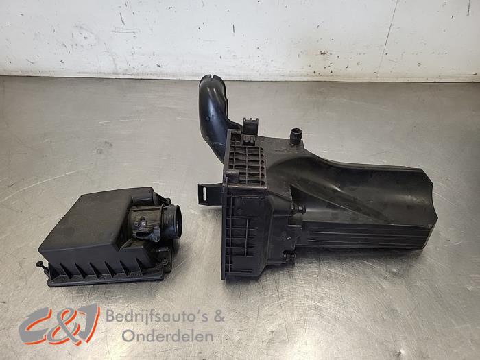 Begagnade Luftfilterhus Ford Transit Courier 1.5 TDCi 75 Pris € 21,00 Marginaltabell erbjuds av C&J Bedrijfsauto's & Onderdelen