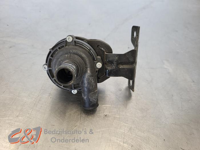 Begagnade Extra vattenpump Mercedes V (447.8) 2.1 250 BlueTEC, 250 d 16V Pris € 10,50 Marginaltabell erbjuds av C&J Bedrijfsauto's & Onderdelen