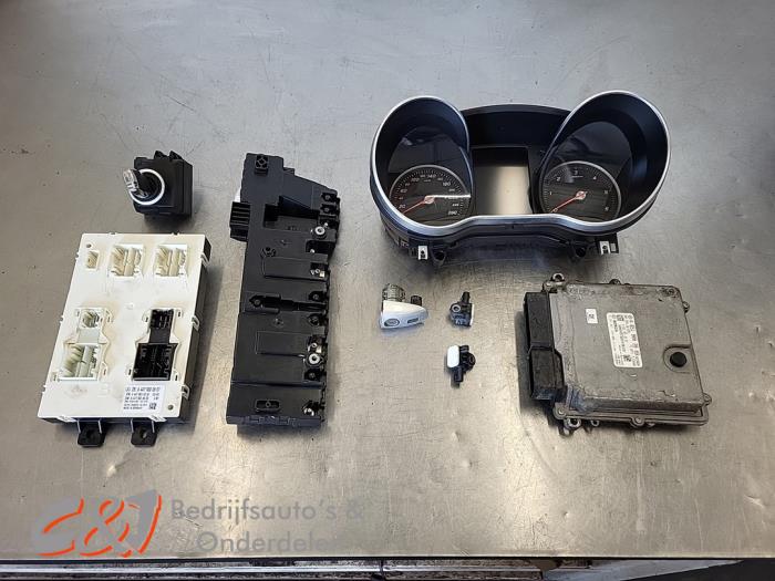 Used Ignition lock + computer Mercedes V (447.8) 2.1 250 BlueTEC, 250 d 16V Price € 635,25 Inclusive VAT offered by C&J Bedrijfsauto's & Onderdelen