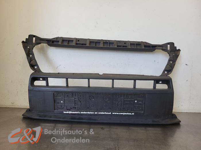 Begagnade Front Peugeot Boxer (U9) 2.0 BlueHDi 160 Pris € 31,50 Marginaltabell erbjuds av C&J Bedrijfsauto's & Onderdelen