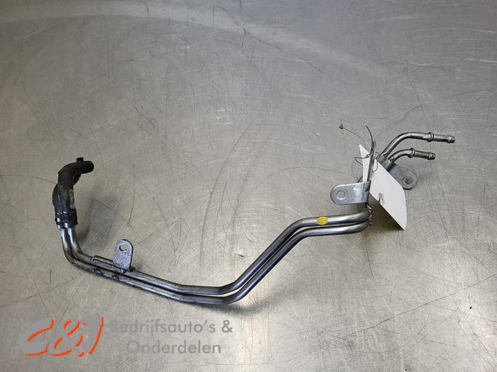 Usagé Conduit de carburant Renault Trafic (1FL/2FL/3FL/4FL) 2.0 dCi 16V 145 Prix € 10,50 Règlement à la marge proposé par C&J Bedrijfsauto's & Onderdelen