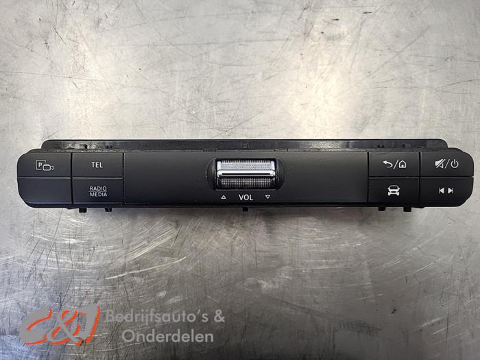Używane Panel obslugi radia Mercedes Sprinter 3,5t (907.6/910.6) 311 CDI 2.1 D FWD Cena € 78,75 Procedura marży oferowane przez C&J Bedrijfsauto's & Onderdelen