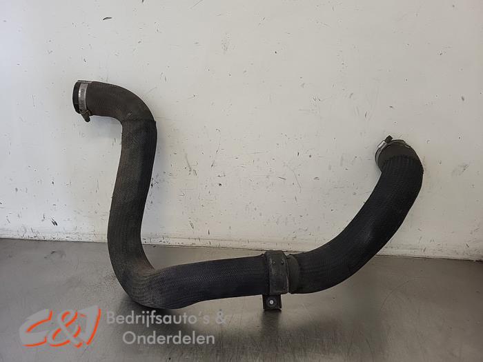Gebrauchte Intercooler Schlauch Peugeot Expert (V1/VA/VB/VE/VF/VT/VY) 2.0 Blue HDi 120 16V Preis € 15,75 Margenregelung angeboten von C&J Bedrijfsauto's & Onderdelen